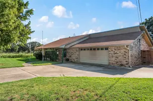 151 Peach Tree Rd, Gun Barrel City, TX 75156 - Photo 2