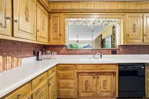 2105 Camelot Dr, Grapevine, TX 76051 - Photo 12
