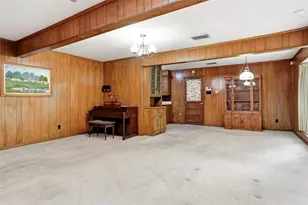 2105 Camelot Dr, Grapevine, TX 76051 - Photo 8