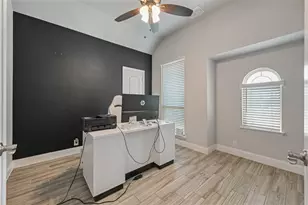 933 Vista Ln, DeSoto, TX 75115 - Photo 6