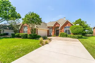 625 Palm Desert Dr, Garland, TX 75044 - Photo 2