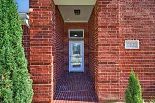 913 Chapel Dr, Denton, TX 76205 - Photo 2