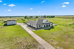 251 Willow Moon Ranch Rd, Crawford, TX 76638 - Photo 2