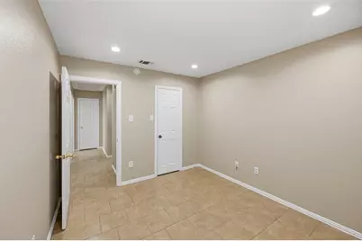 2803 Wayside Avenue, Fort Worth, TX 76110 - Photo 20