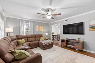 900 W Reeves, Decatur, TX 76234 - Photo 6