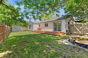 900 W Reeves, Decatur, TX 76234 - Photo 24