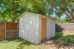 900 W Reeves, Decatur, TX 76234 - Photo 30