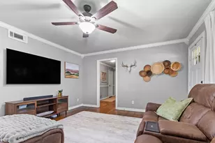 900 W Reeves, Decatur, TX 76234 - Photo 8