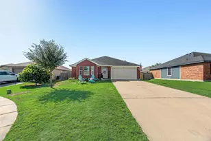 808 Sage Cir, Burleson, TX 76028 - Photo 2