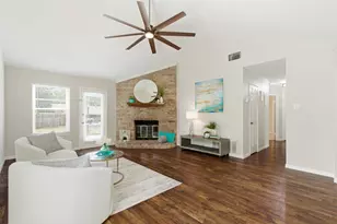 2627 Bayberry Ln, Euless, TX 76039 - Photo 4