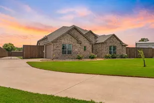 3620 Laurenwood Dr, Crowley, TX 76036 - Photo 2