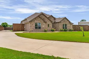 3620 Laurenwood Dr, Crowley, TX 76036 - Photo 2