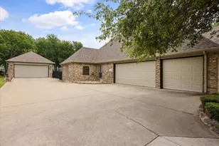 805 Mallard Pointe Dr, Granbury, TX 76049 - Photo 36