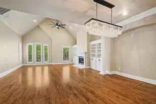 4133 Towne Green Cir, Addison, TX 75001 - Photo 4