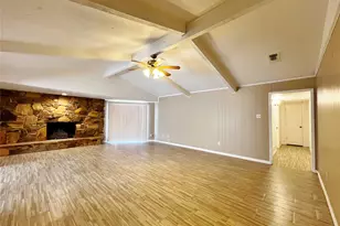 221 Connie Dr, DeSoto, TX 75115 - Photo 4