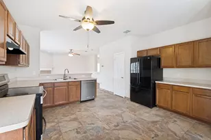 5891 Candlelight Ln, Grand Prairie, TX 75052 - Photo 10