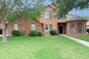 216 Flagstone Dr, Burleson, TX 76028 - Photo 2