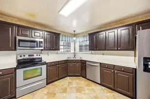 2060 Arbor Creek Dr, Carrollton, TX 75010 - Photo 8