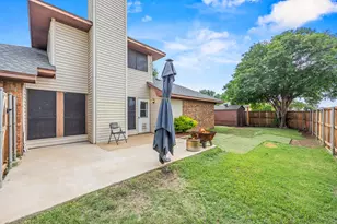 2060 Arbor Creek Dr, Carrollton, TX 75010 - Photo 10