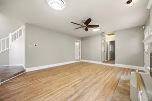 2060 Arbor Creek Dr, Carrollton, TX 75010 - Photo 2