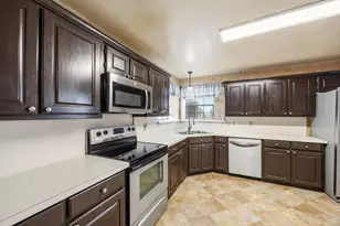 2060 Arbor Creek Dr, Carrollton, TX 75010 - Photo 22