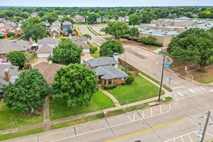 2060 Arbor Creek Dr, Carrollton, TX 75010 - Photo 12