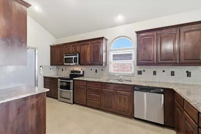 1405 Castlegar Lane, Fort Worth, TX 76247 - Photo 8