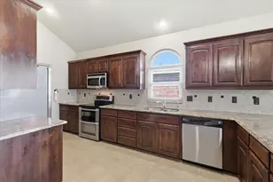1405 Castlegar Ln, Fort Worth, TX 76247 - Photo 8