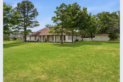 105 Meadow Oak Court, Double Oak, TX 75077 - Photo 4