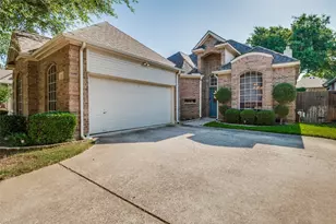 412 Hideaway Ct, Euless, TX 76039 - Photo 2
