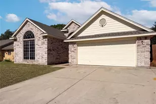 4617 Deal Dr, Fort Worth, TX 76135 - Photo 18