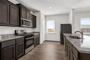 945 Cawthorne Trl, Fort Worth, TX 76108 - Photo 2