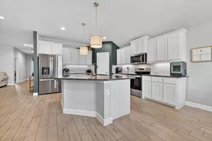 305 Sadie Ln, Burleson, TX 76028 - Photo 8