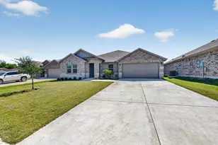 305 Sadie Ln, Burleson, TX 76028 - Photo 4