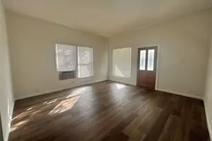 5611 Tremont St, Dallas, TX 75214 - Photo 2