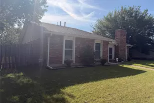 4625 Chalk Ct, Grand Prairie, TX 75052 - Photo 2
