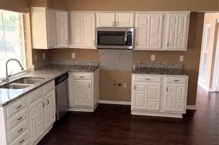 4625 Chalk Ct, Grand Prairie, TX 75052 - Photo 10