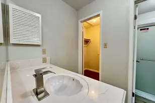 5981 Arapaho Rd, Dallas, TX 75248 - Photo 14