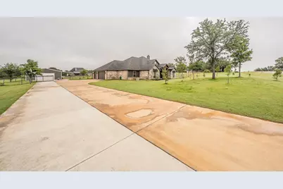 112 Oaks Springs Lane, Weatherford, TX 76087 - Photo 2