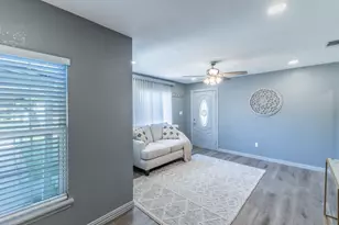 1010 SE 17th St, Mineral Wells, TX 76067 - Photo 4