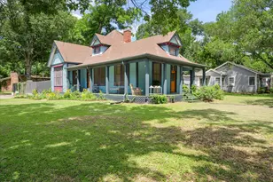 1302 W 5th Ave, Corsicana, TX 75110 - Photo 2