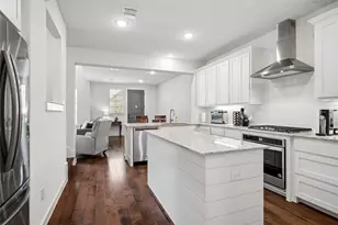 536 Ballustrade Dr, Irving, TX 75039 - Photo 14