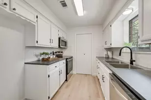 203 Sunset Ct, Arlington, TX 76013 - Photo 12
