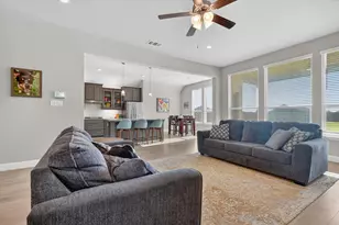 3667 Hidden Holw Dr, Grand Prairie, TX 76065 - Photo 14