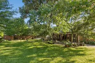 11122 Candlelight Ln, Dallas, TX 75229 - Photo 32