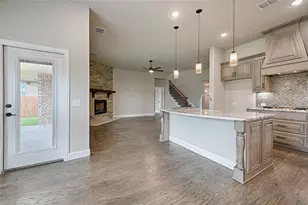 521 Livia St, Burleson, TX 76028 - Photo 10
