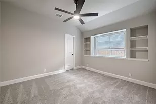 521 Livia St, Burleson, TX 76028 - Photo 4