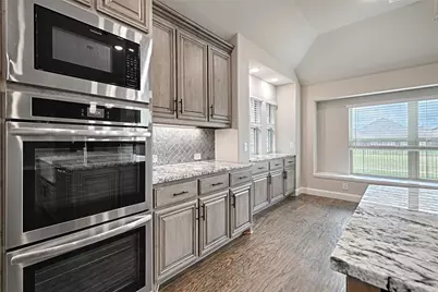 521 Livia Street, Burleson, TX 76028 - Photo 6