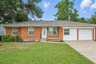 302 Young Dr, Allen, TX 75002 - Photo 2