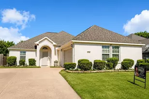 1759 Ridgemar Dr, Grand Prairie, TX 75051 - Photo 1